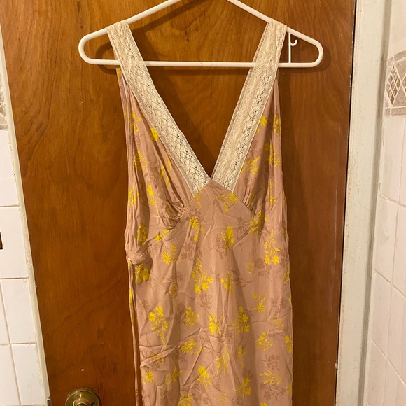 Astr the Label In Your Dreams Floral Midi Dress - Picture 4 of 6